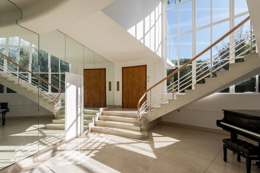 Property photo 3 of 37