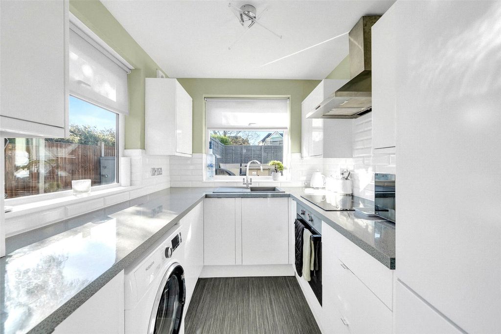 Property photo 3 of 14 Picture No. 16