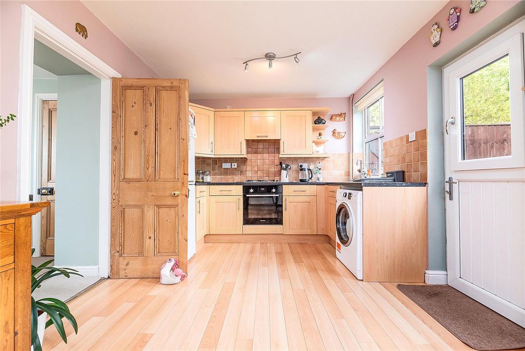 Property photo 3 of 24 Picture No. 10