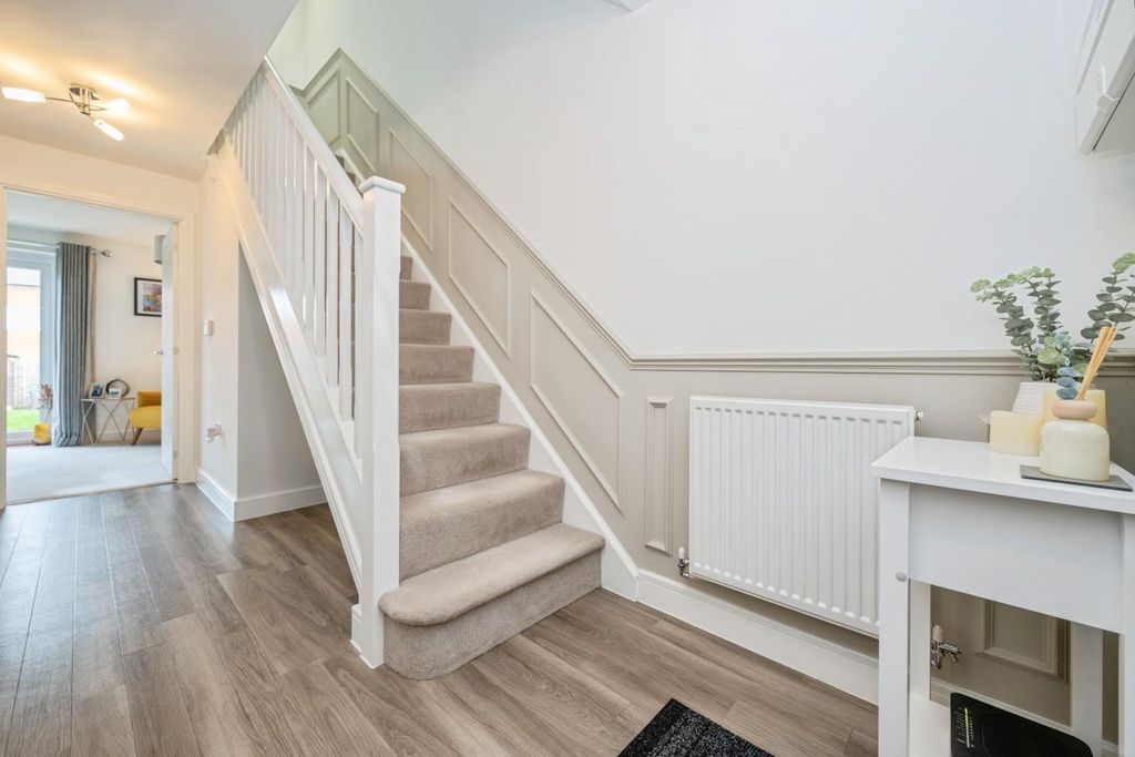 Property photo 2 of 22 19Bridgemanway-15.Jpg