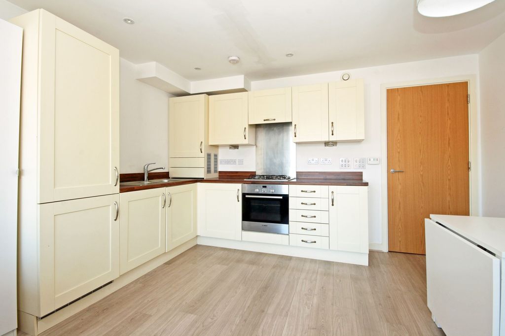 Property photo 2 of 3