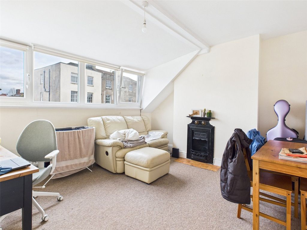 Property photo 2 of 7 Picture No. 06