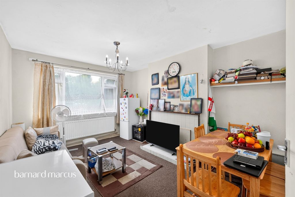 Property photo 2 of 20