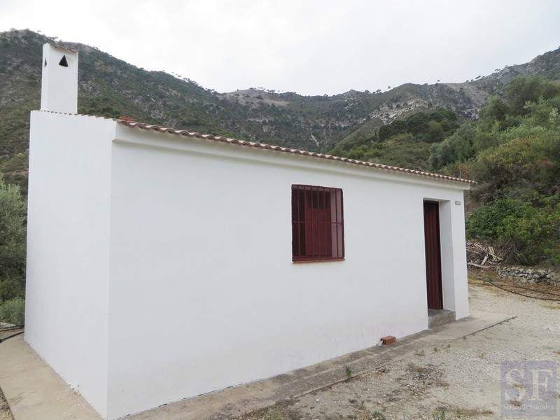 Property photo 2 of 19