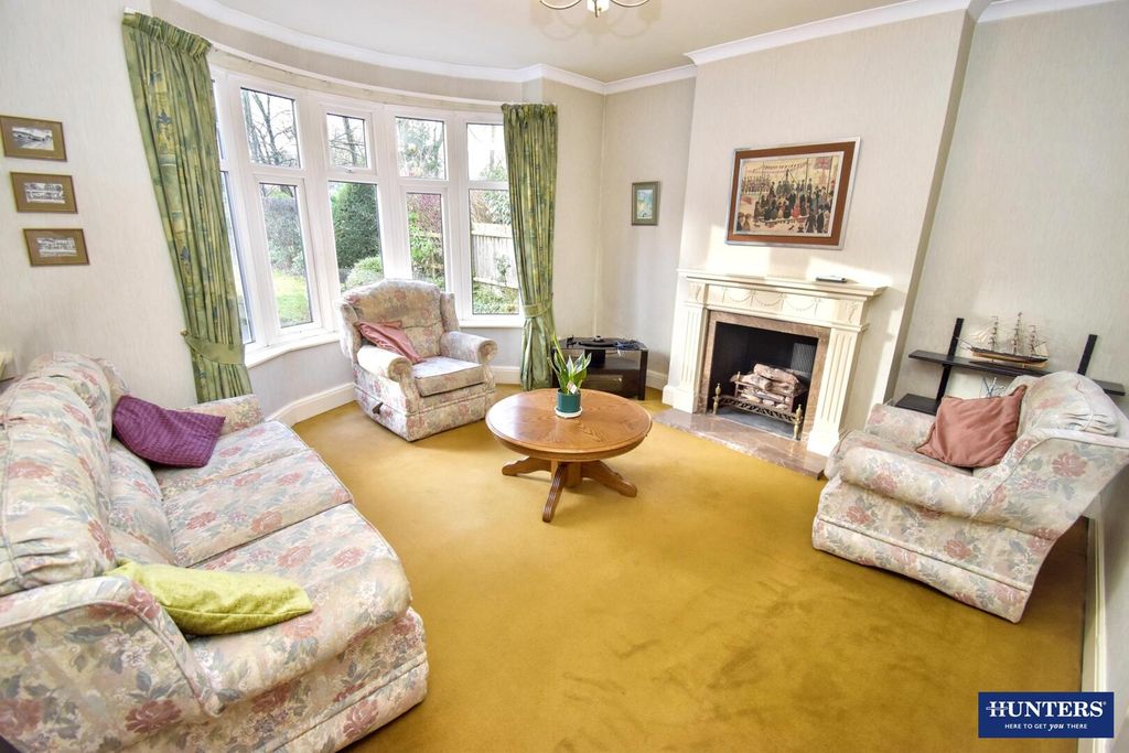 Property photo 2 of 21 Living Room