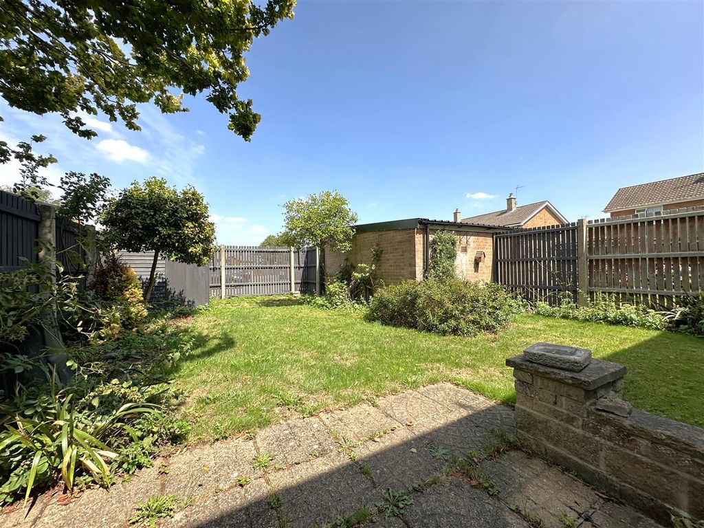 Property photo 3 of 17 Generous Enclosed Garden 147