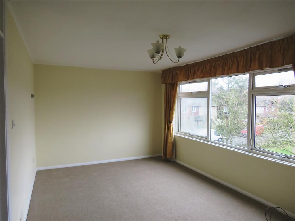 Property photo 2 of 5 Living Room