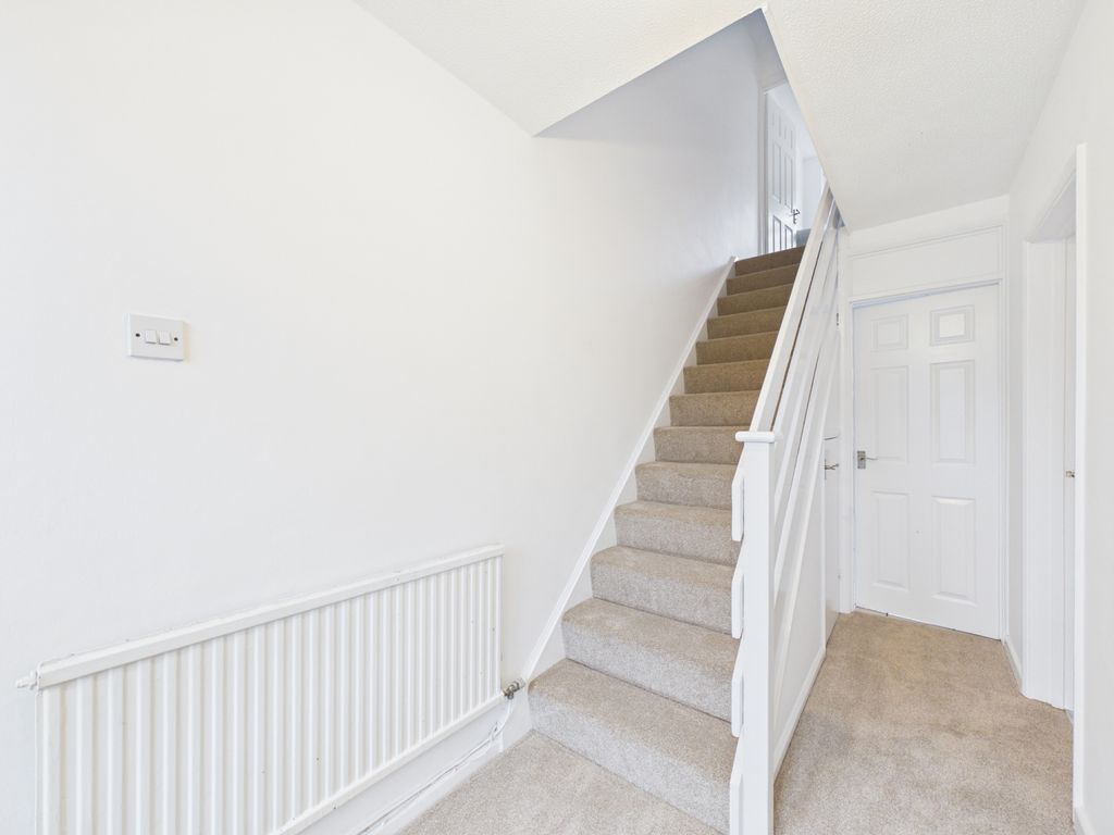 Property photo 2 of 9 Hallway