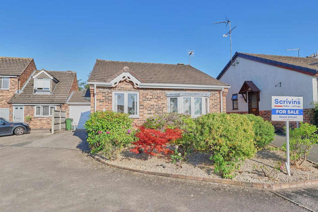 Property photo 1 of 9 Dovecote Close_2.Jpg