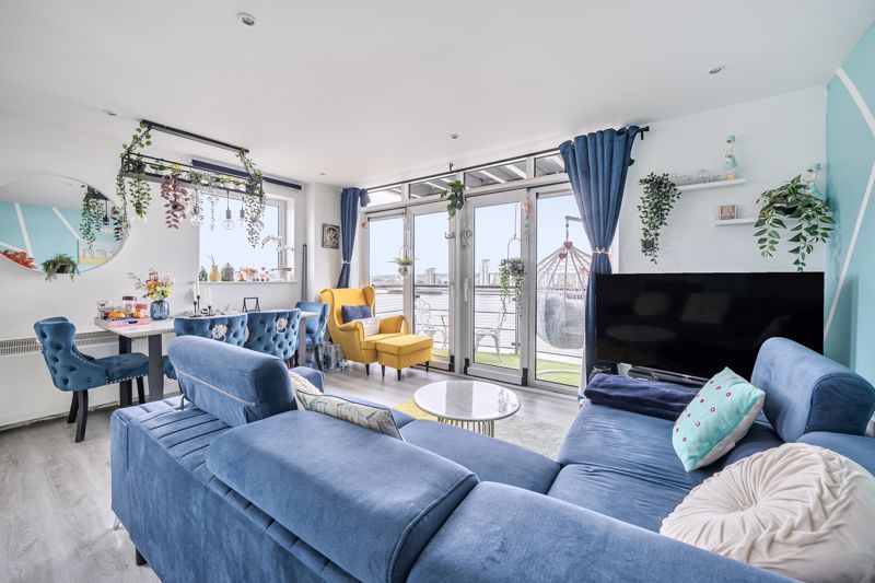 Property photo 3 of 18 Photo 11