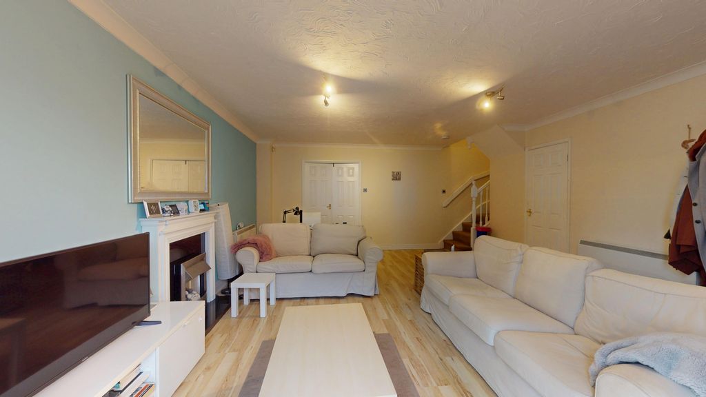 Property photo 3 of 12