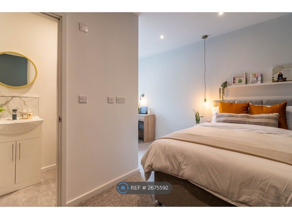 Property photo 2 of 11 Large, Spacious Double Room