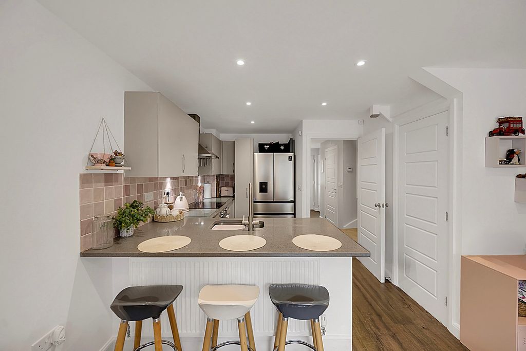 Property photo 3 of 25 5119765