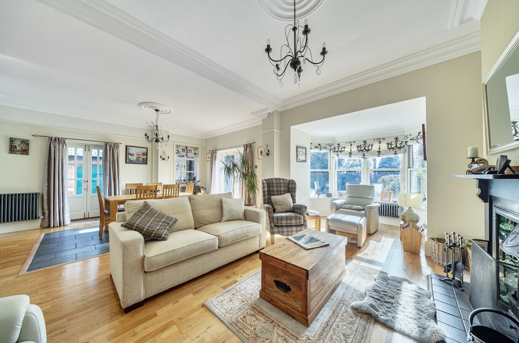 Property photo 2 of 13 1416333-9-6993641...