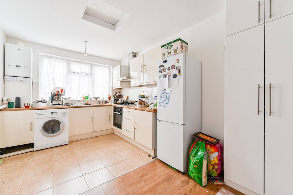 Property photo 1 of 6