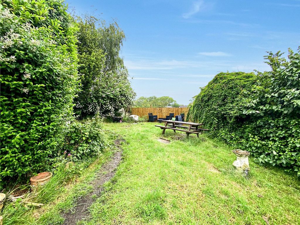 Property photo 3 of 16 Picture No. 28