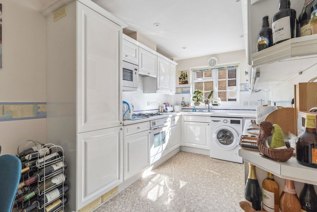 Property photo 3 of 20