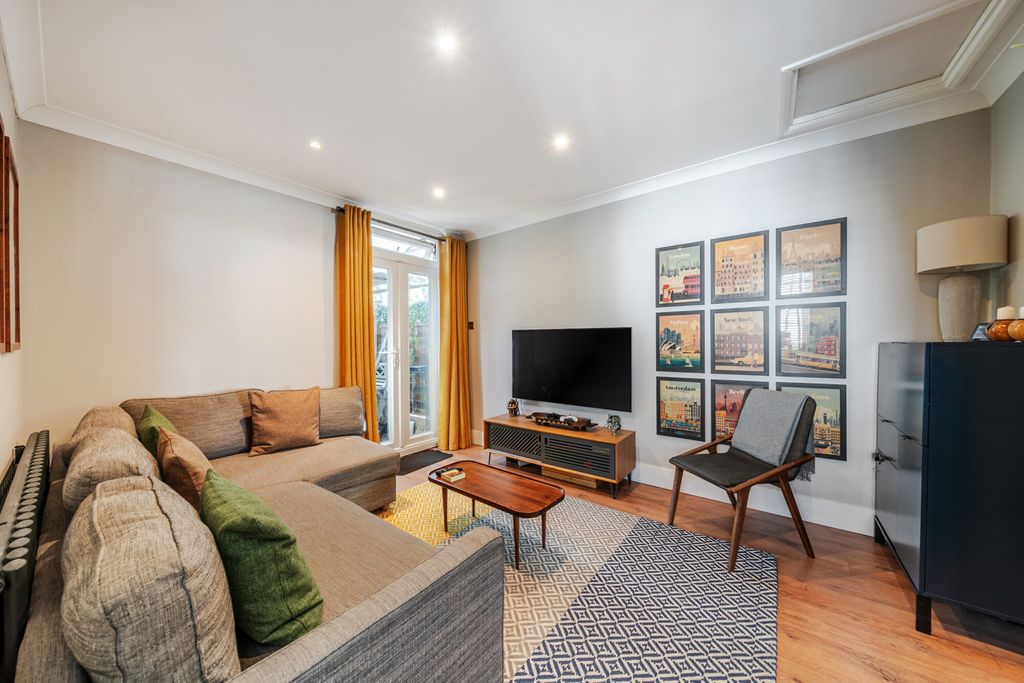 Property photo 2 of 18 Reception