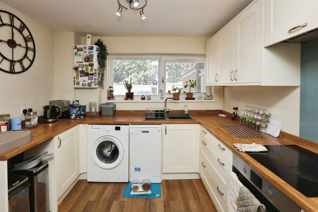 Property photo 3 of 13