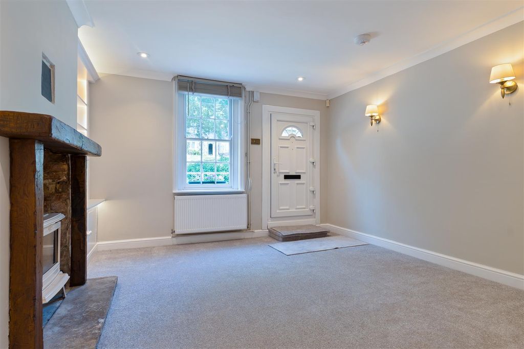 Property photo 3 of 13 Living Room..Jpg