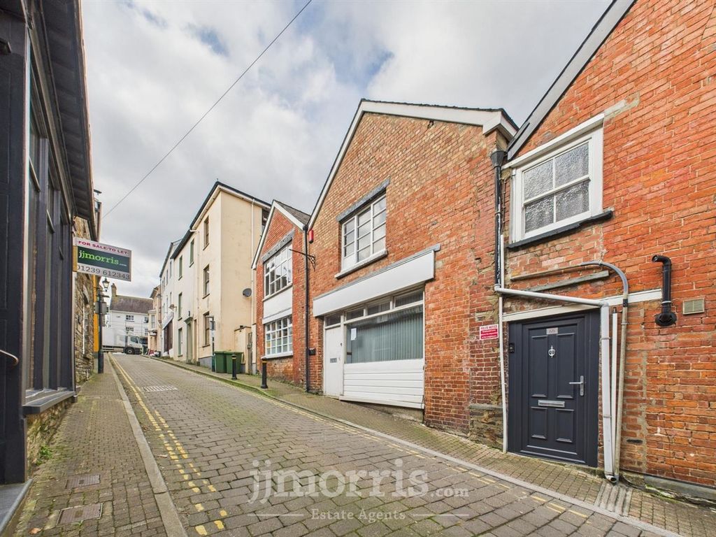 Property photo 3 of 40 Cam03686G0-Pr0263-Still039.Jpg