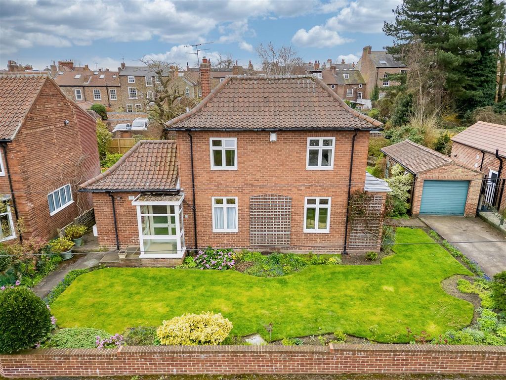 Property photo 1 of 26 External