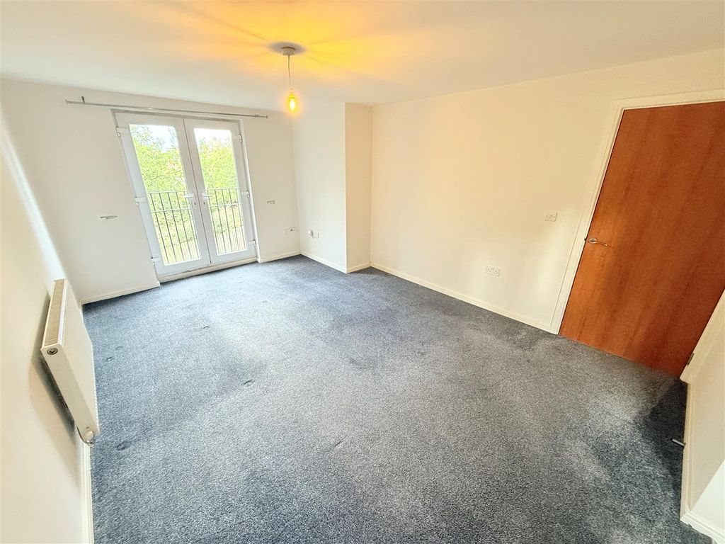 Property photo 3 of 7 Open Plan Living Room