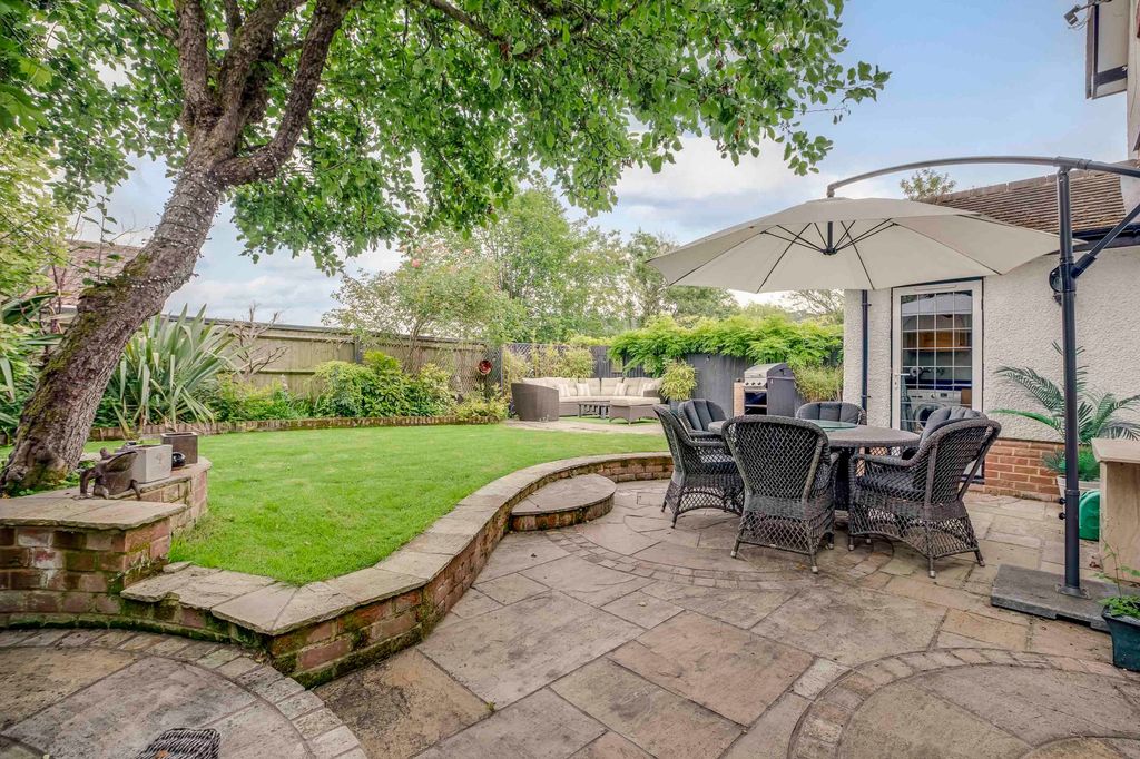 Property photo 2 of 19