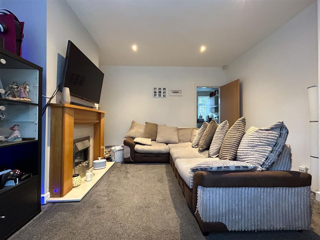 Property photo 2 of 17 Image00010.Jpg