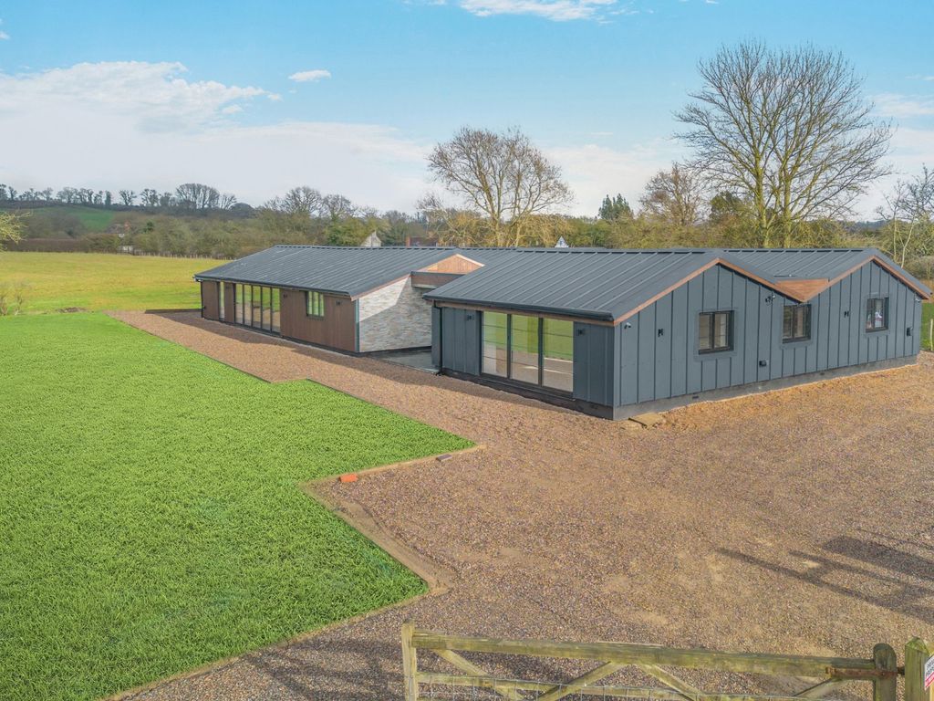 Property photo 1 of 17 Bois Barn