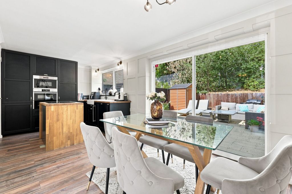 Property photo 3 of 18 Kitchen/Diner