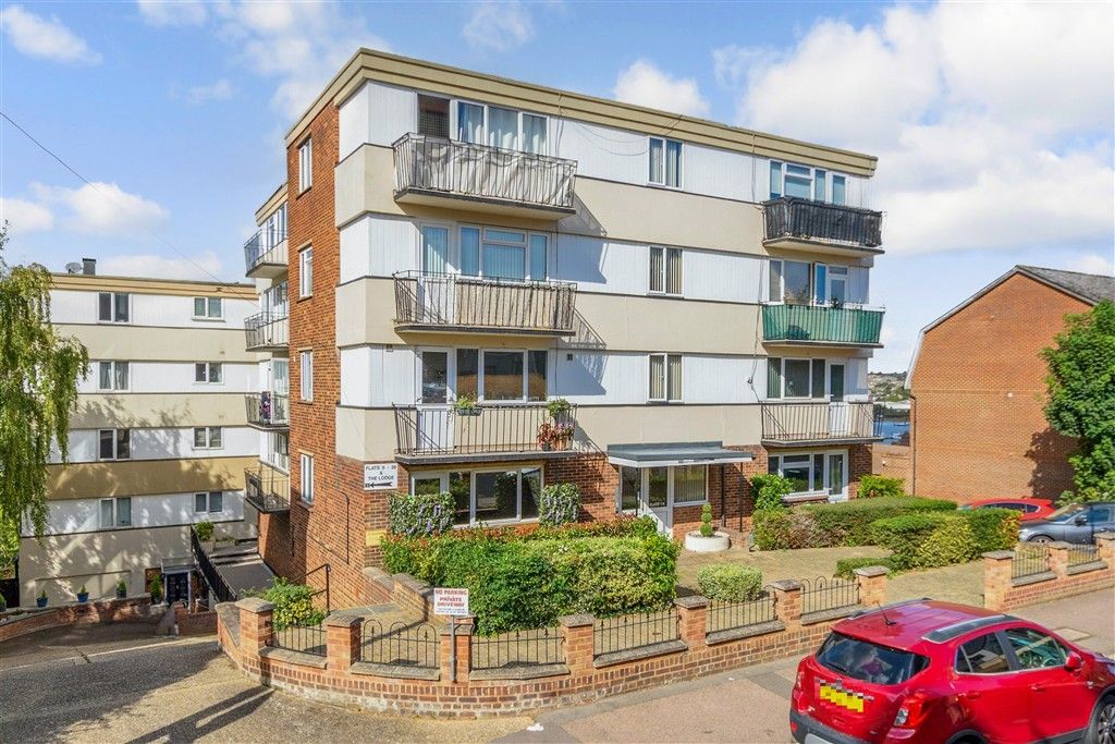 Property photo 2 of 10 External (Web)