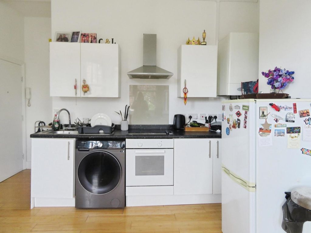 Property photo 2 of 7 Reception/Kitchen