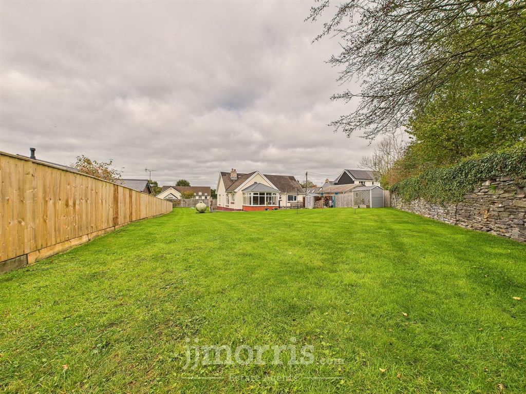 Property photo 2 of 28