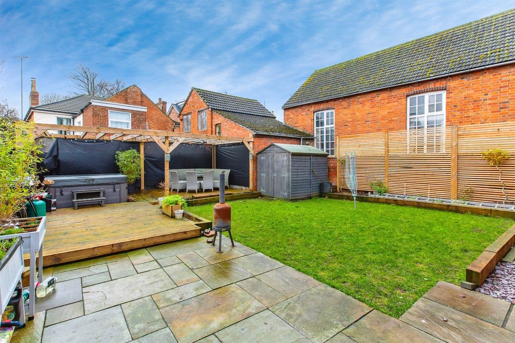 Property photo 3 of 16
