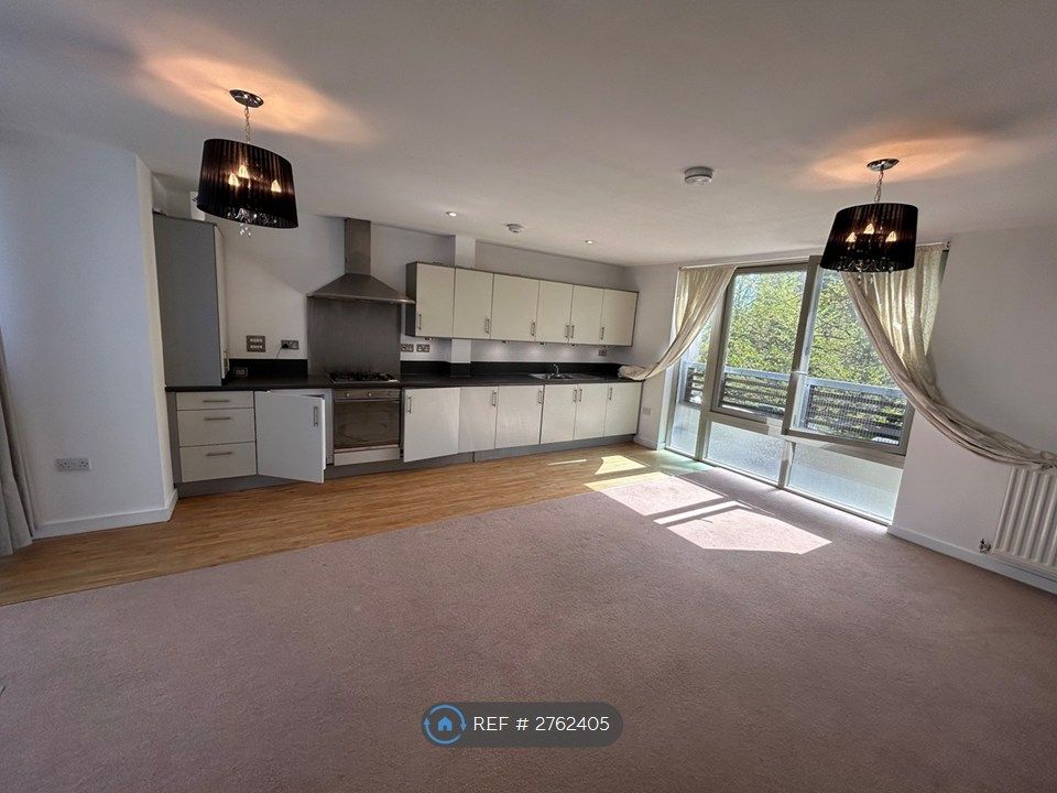 Property photo 3 of 12