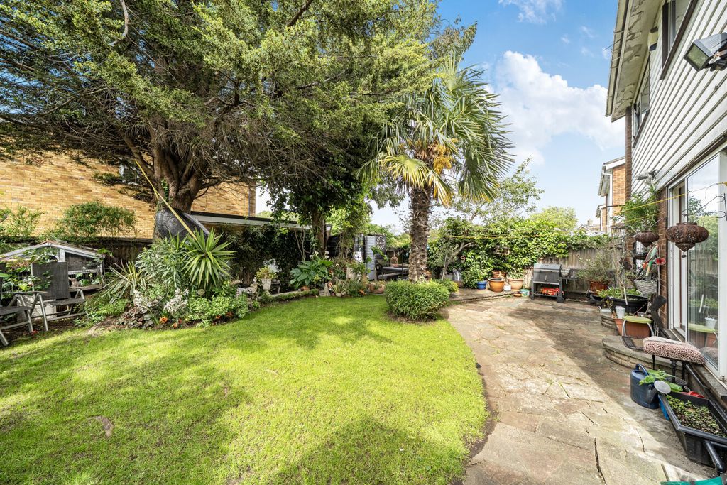 Property photo 2 of 17 1459860-5-6A0B1F8...