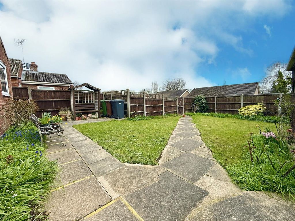 Property photo 2 of 14 Garden