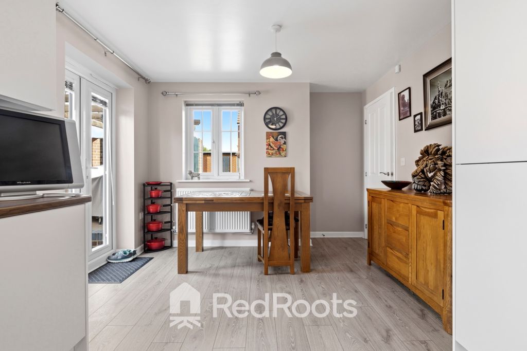 Property photo 2 of 22 5324742