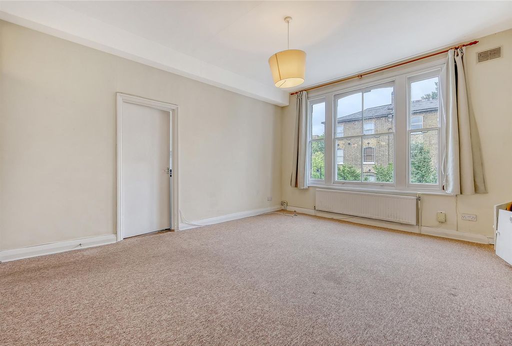 Property photo 3 of 9 3