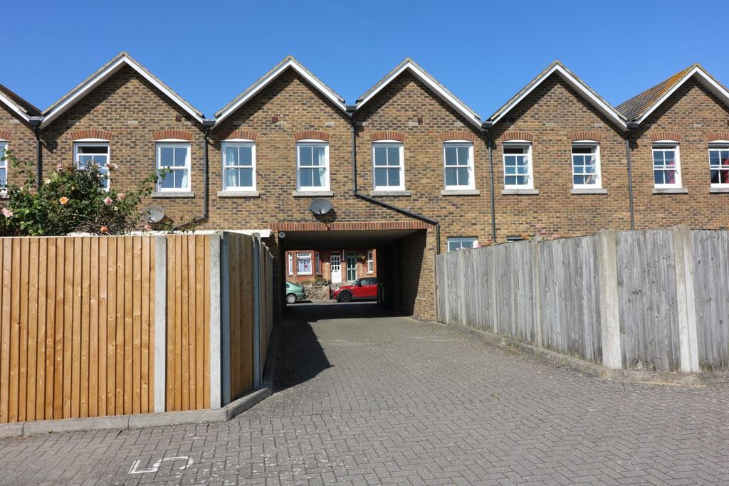 Property photo 3 of 12 4784113