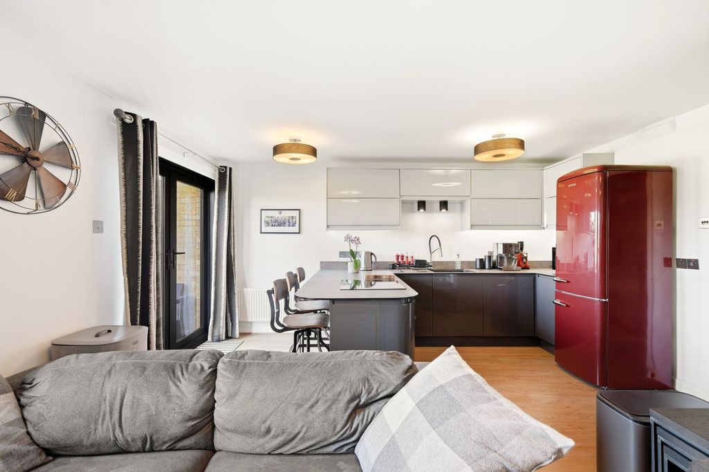 Property photo 3 of 23