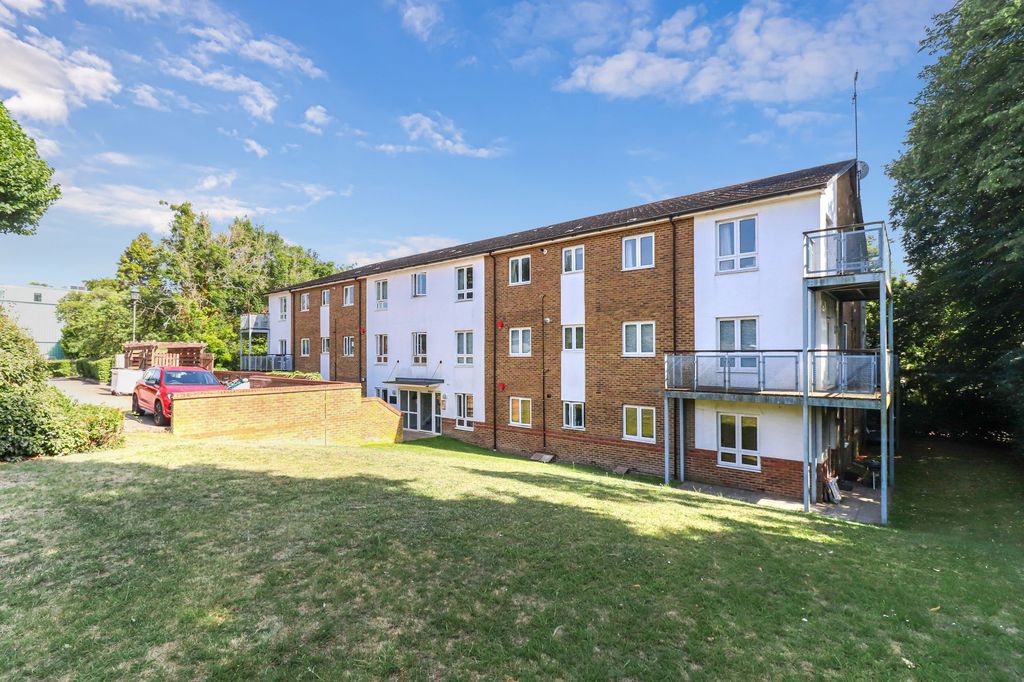Property photo 1 of 17