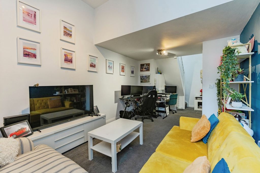 Property photo 1 of 14 Pbox-Img.Jpg