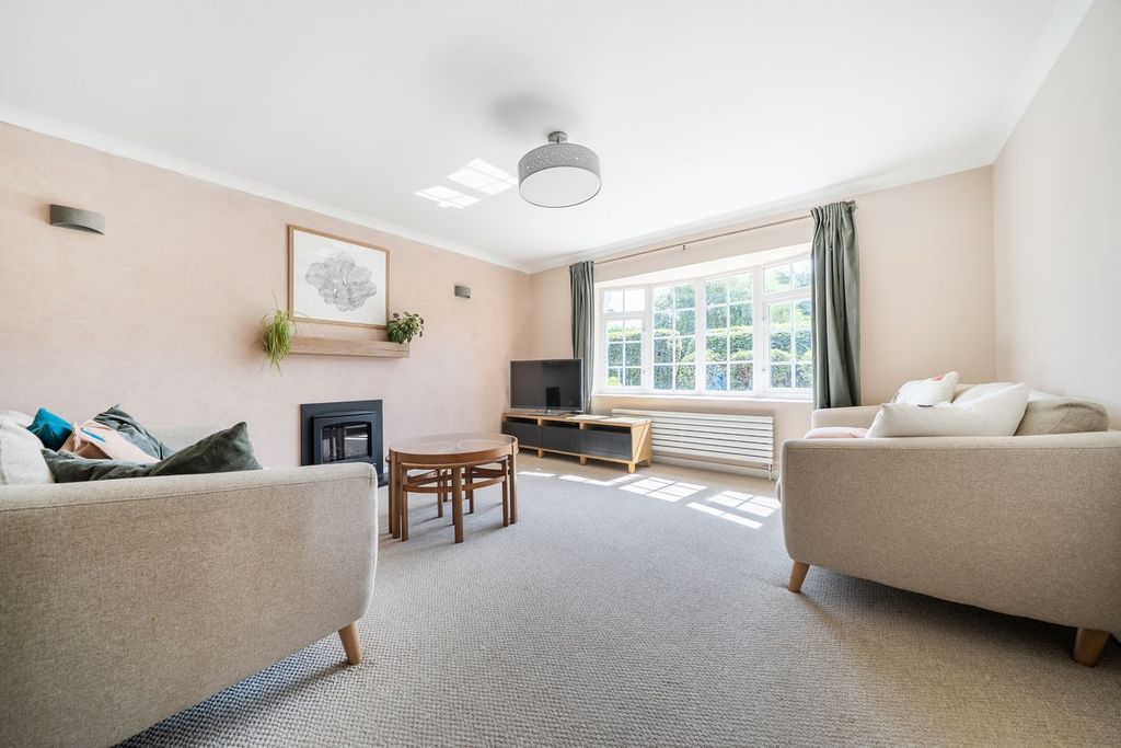 Property photo 2 of 19