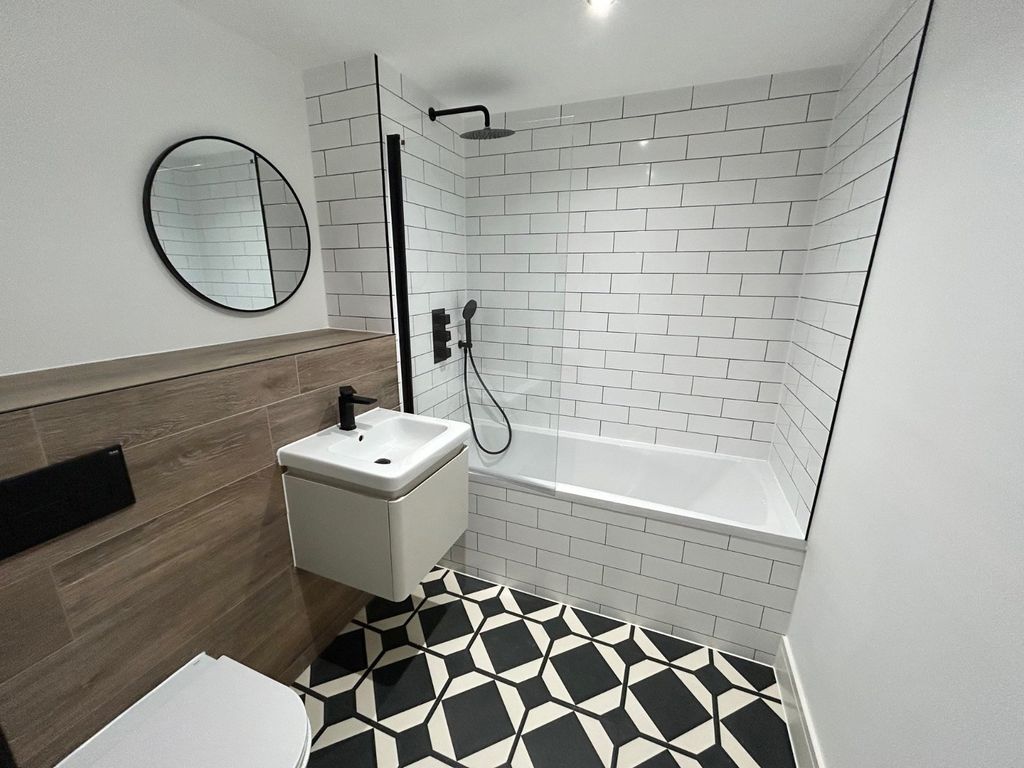 Property photo 3 of 5 Picture No. 04