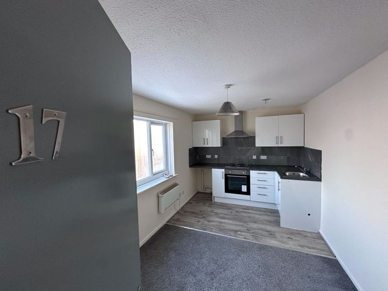 Property photo 3 of 11 Photo 8