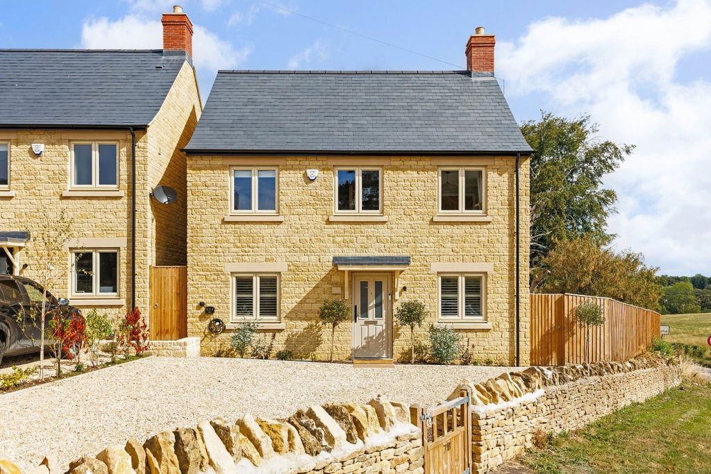 Property photo 1 of 23 96333_7B Cleveley...