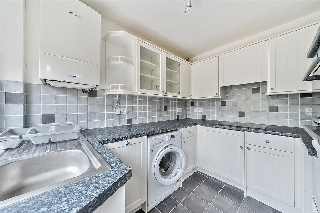 Property photo 2 of 19 Kitchen