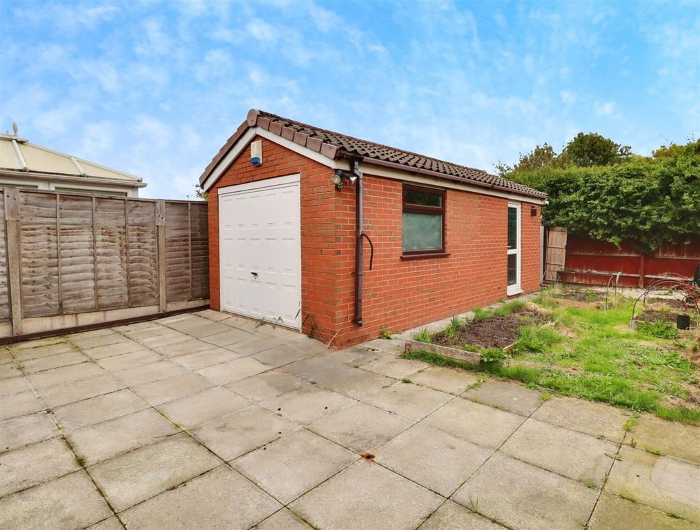 Property photo 2 of 18